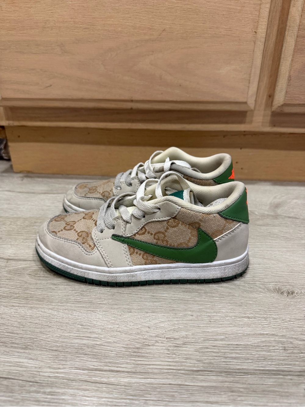 Nike Dunk Low x Gucci Custom – Beige GG Supreme & Green